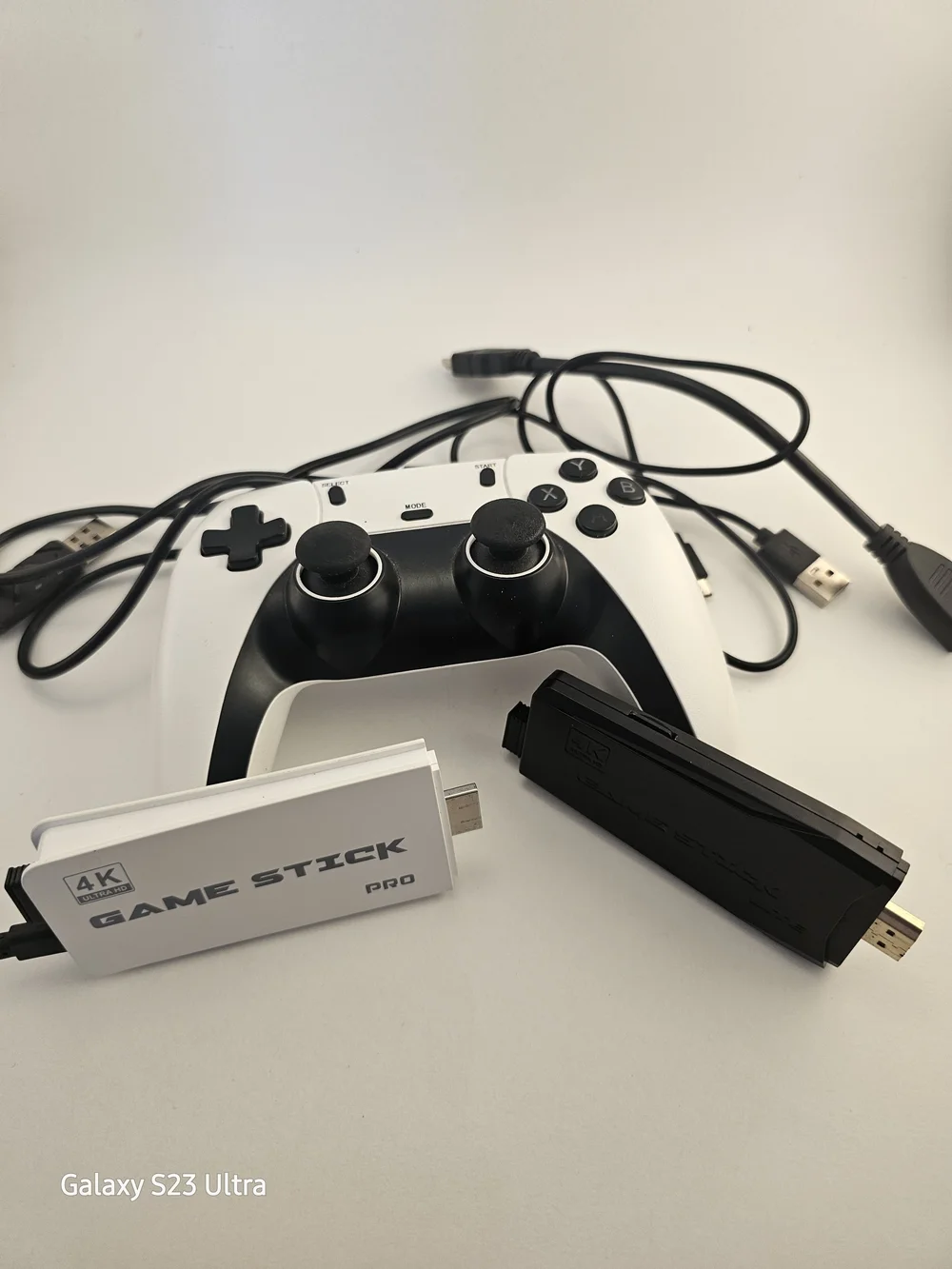 White and Black Wireless Style Game Controller with HDMI Game Sticks